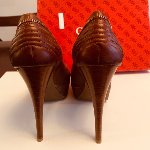 Heels by Guess. Size 8 medium - Picture 2 of 4